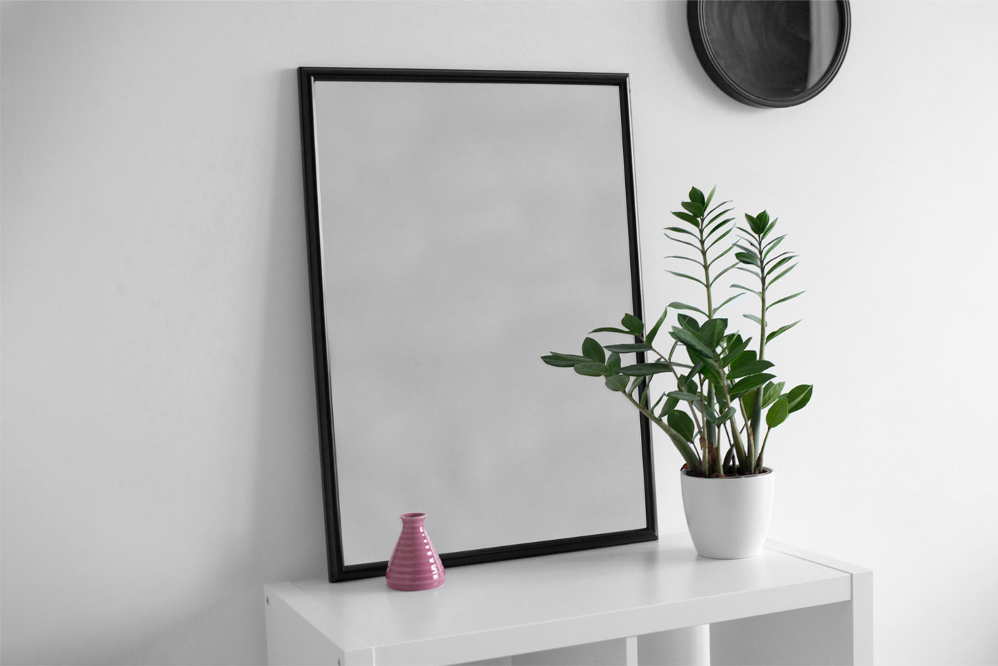 Realistic Poster on White Desk Mockup PSD FREE PSD