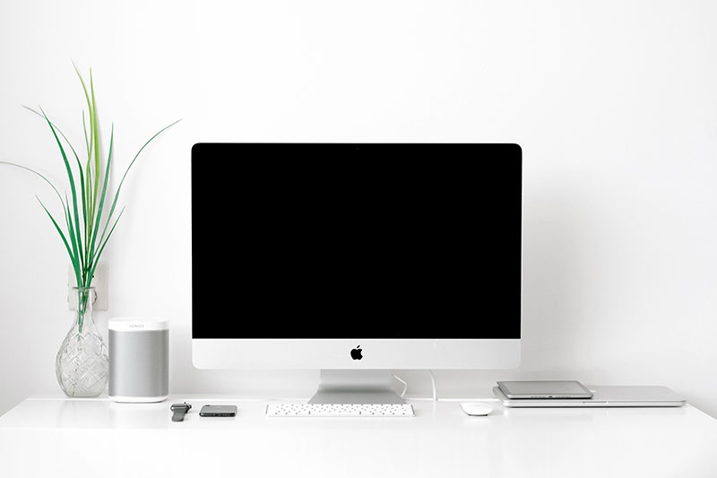 Modern and Minimal Apple iMac Mockup (FREE) - Resource Boy