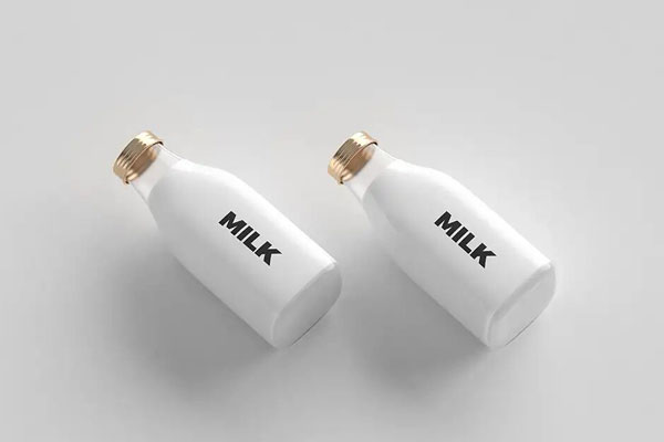 Two Minimal Bottles On White Background Mockup FREE PSD
