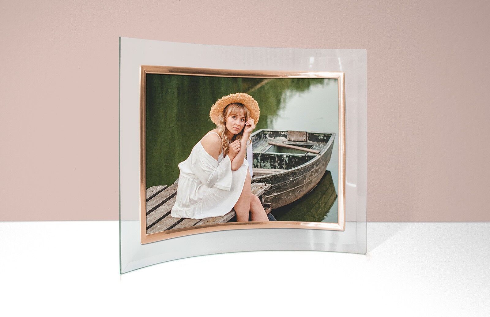 Curved Glass Photo Frame Mockup with Simple Background FREE PSD