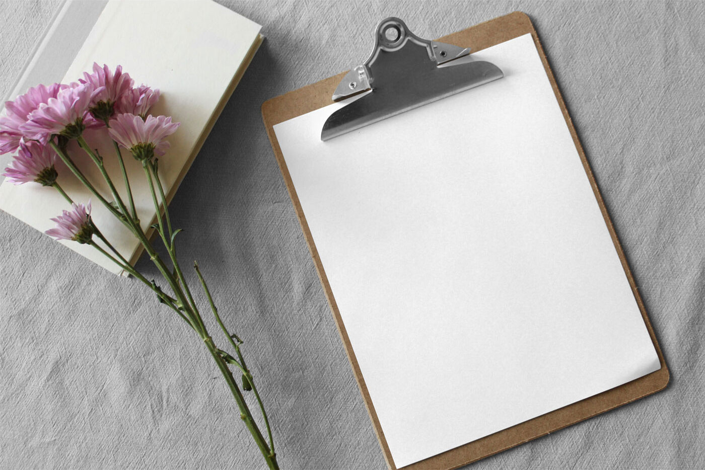 Paper Clipboard Mockup Along With Flowers FREE PSD