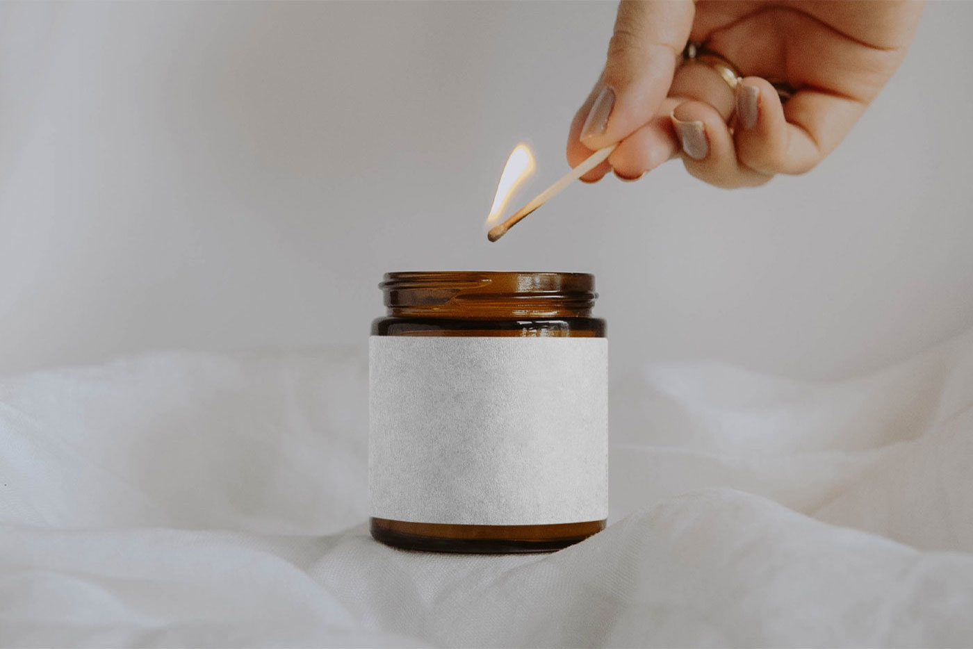 Front View of Round Minimal Light Candle Mockup FREE PSD