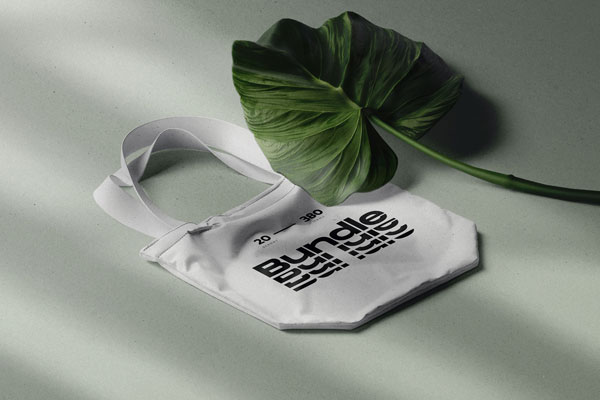 Fabric Bag Mockup in Isometric View with Tropical Leaf FREE PSD