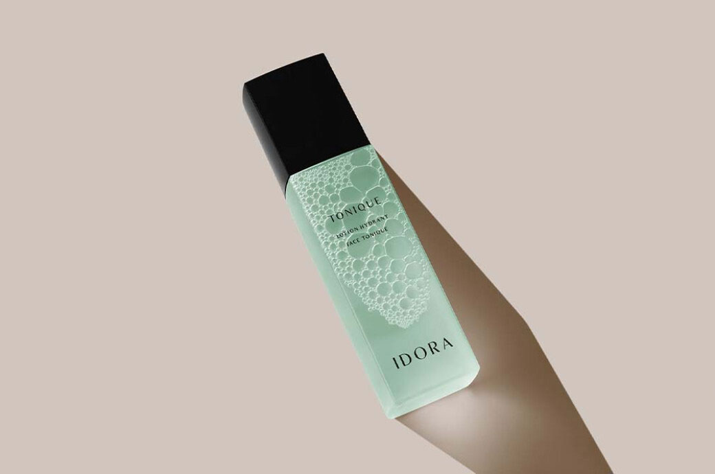 Free Cosmetic Glass Bottle Mockup PSD Template