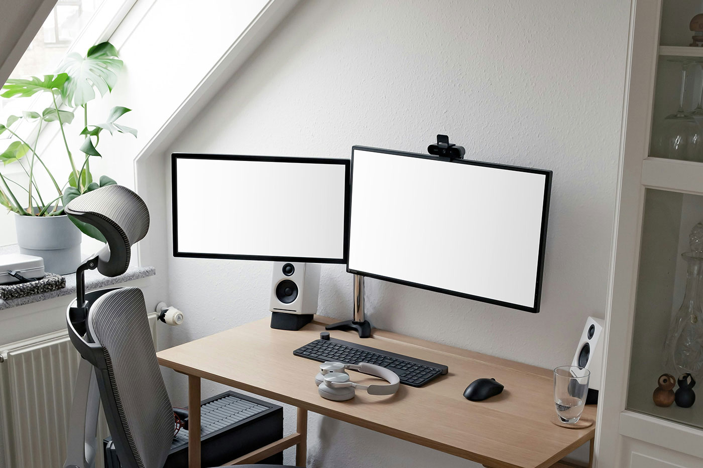 Free Desktop Display Mockups PSD Template