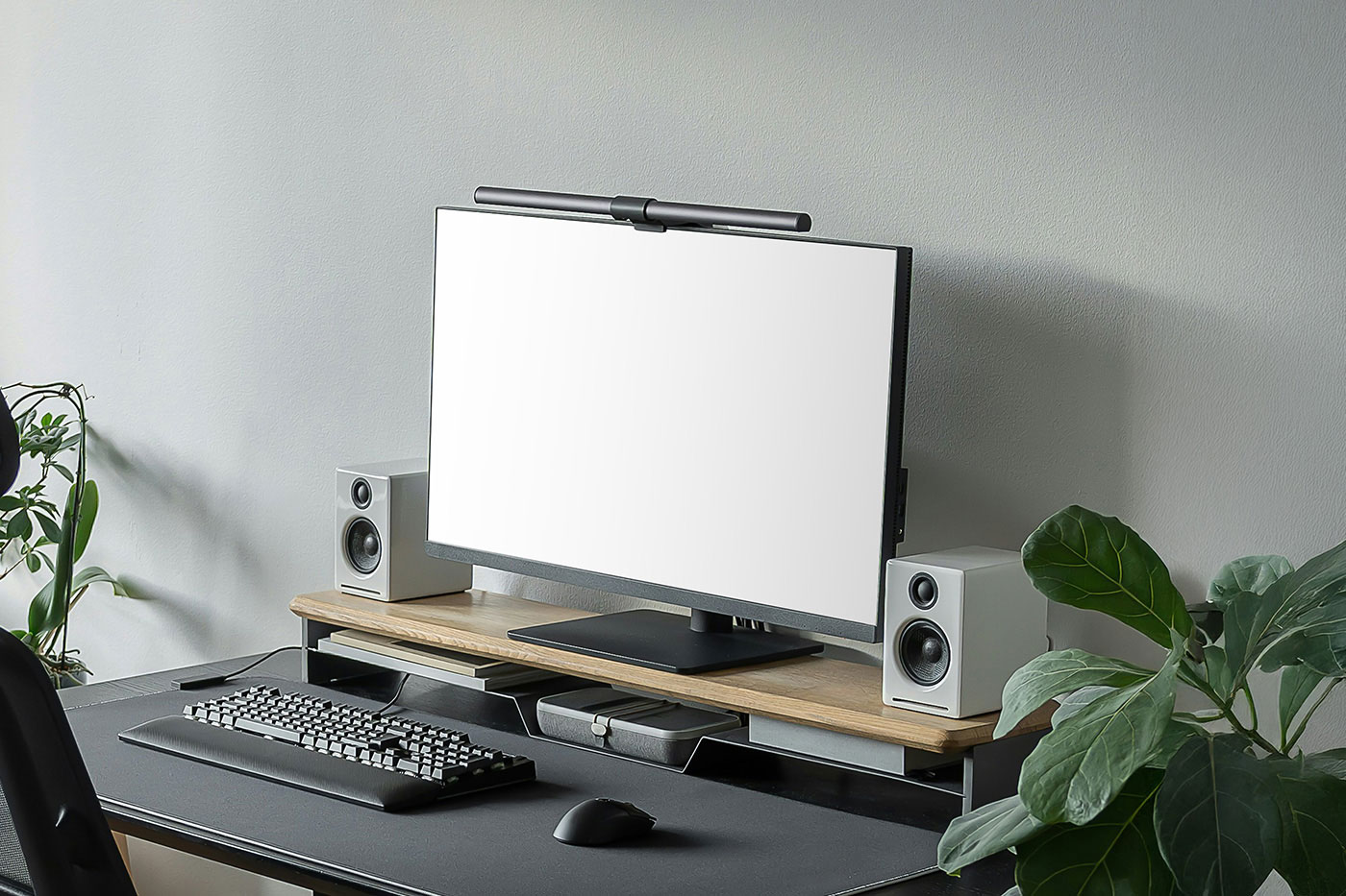 Free Desktop Screen Mockup PSD Template
