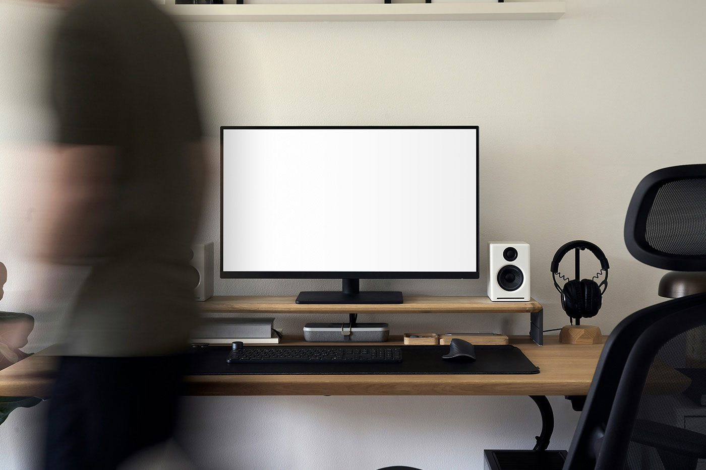 Free Front View Desktop Display Mockup PSD Template