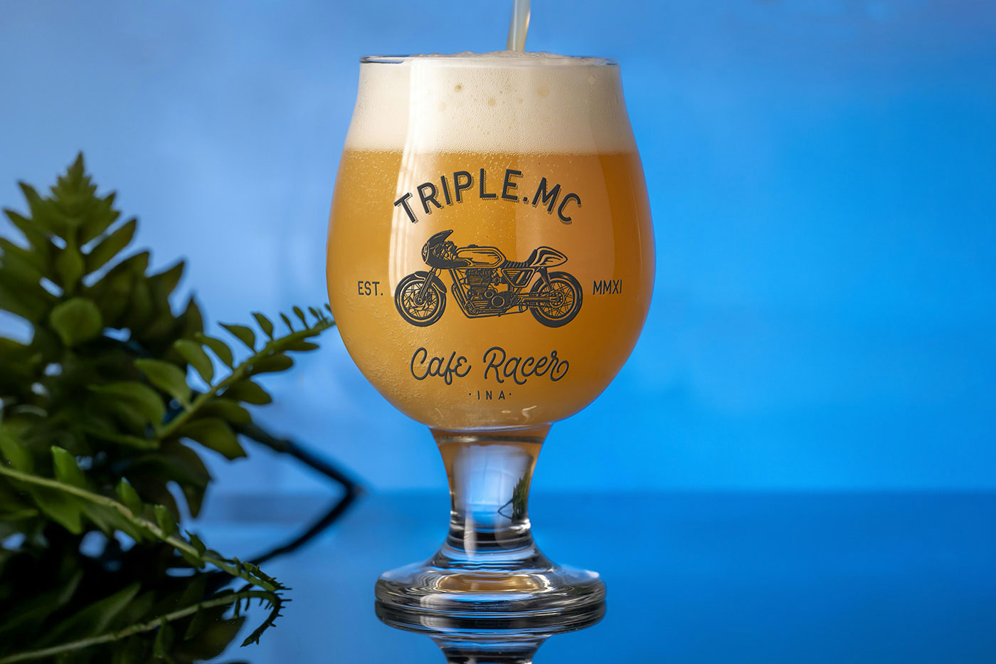 Free Glass Pint of Beer Mockup PSD Template
