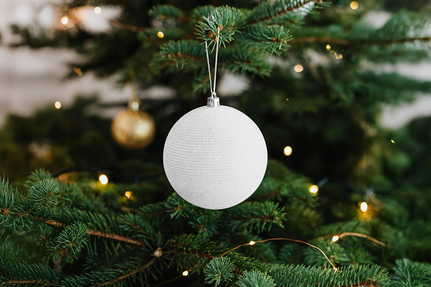 Free Hanging Christmas Ball Mockup PSD Template