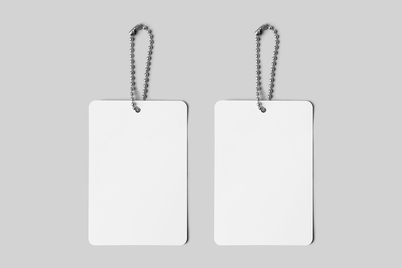 Free Label with Chain Mockups PSD Template