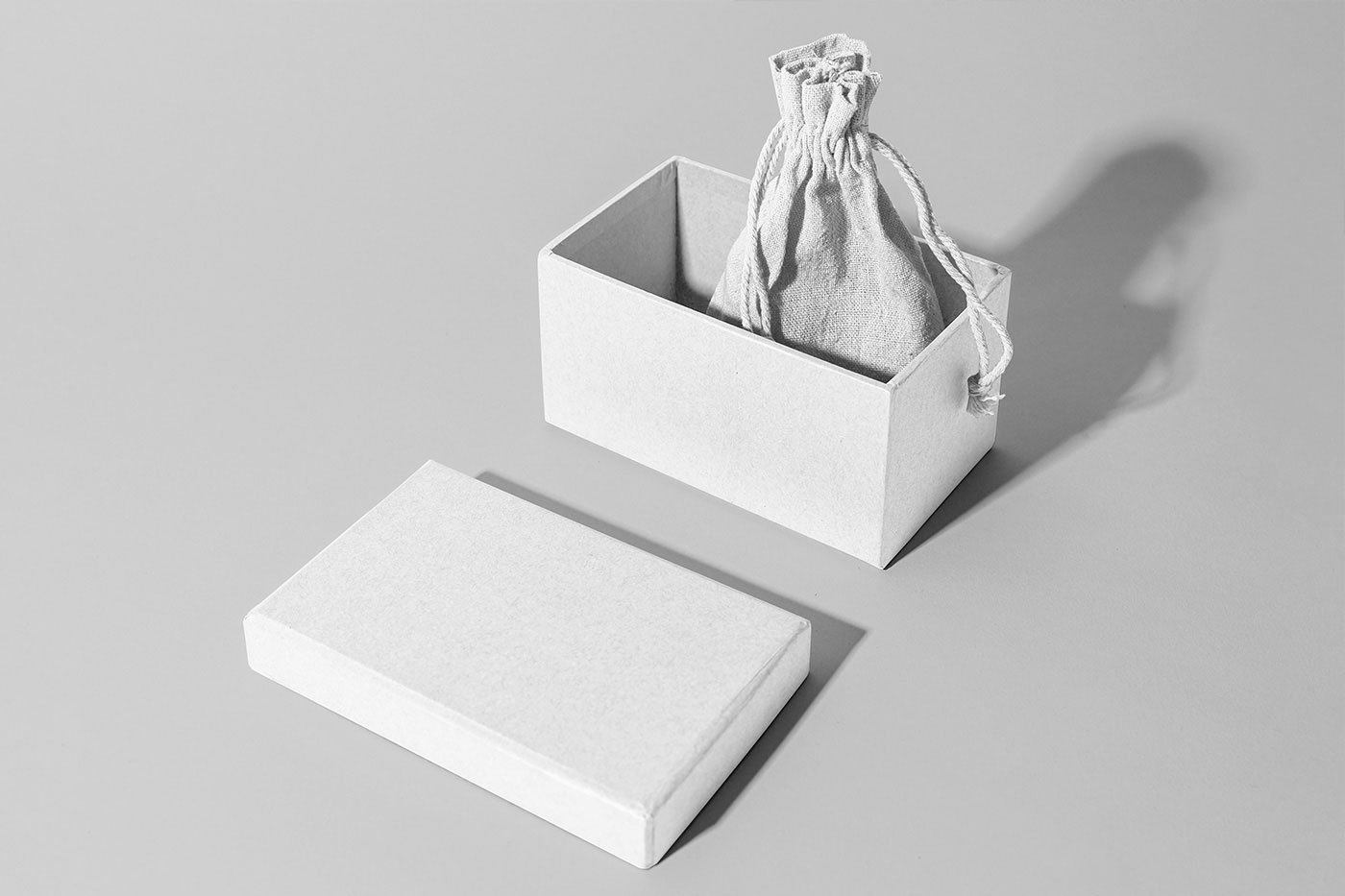 Free Open Box with Pouch Bag Mockup PSD Template