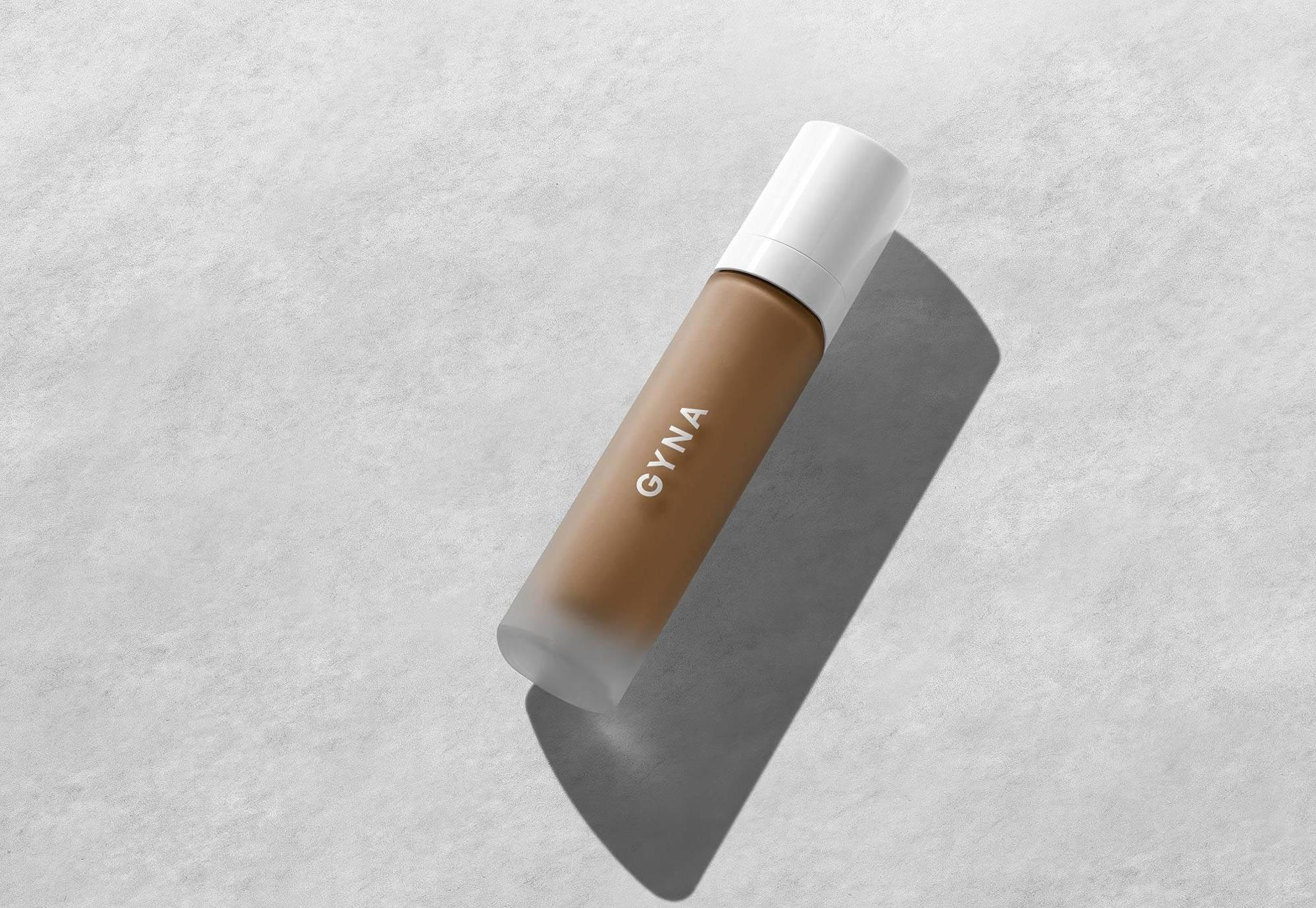 Free Elegant Concealer Bottle Mockup PSD Template