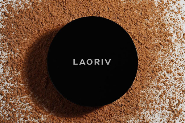 Free Powder Cosmetics Packaging Mockup PSD Template