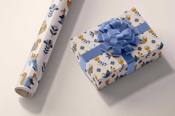 Free Wrapping Paper Box Mockup PSD Template