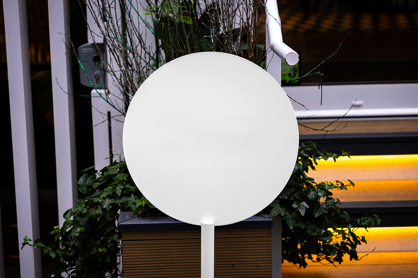 Free Circle Metal Sign Mockup PSD Template