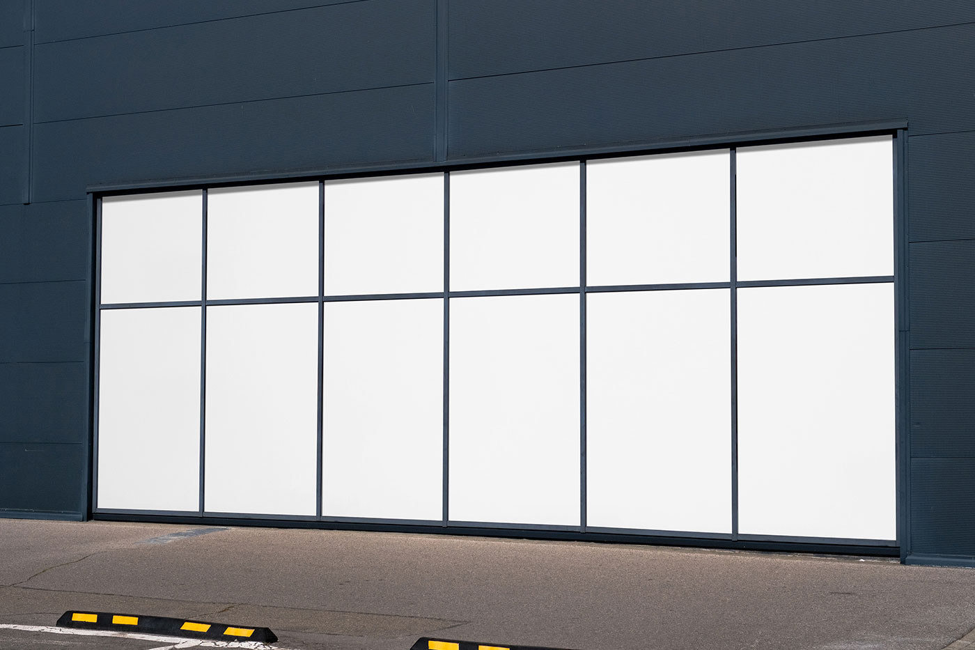 Free Storefront Advertising Veneer Mockup PSD Template