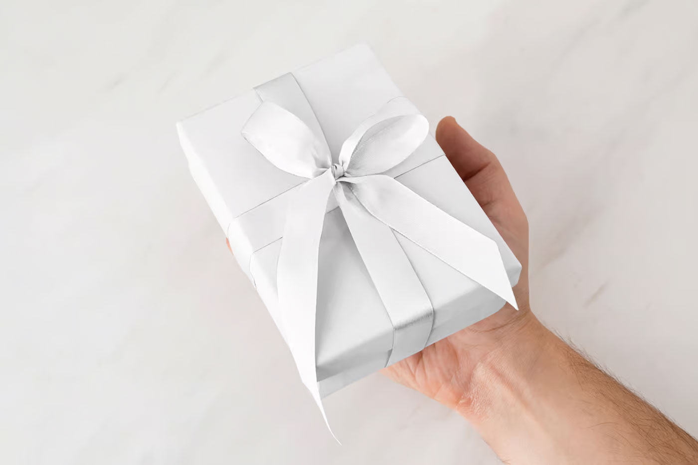 Free Xmas Box with Ribbon Mockups PSD Template