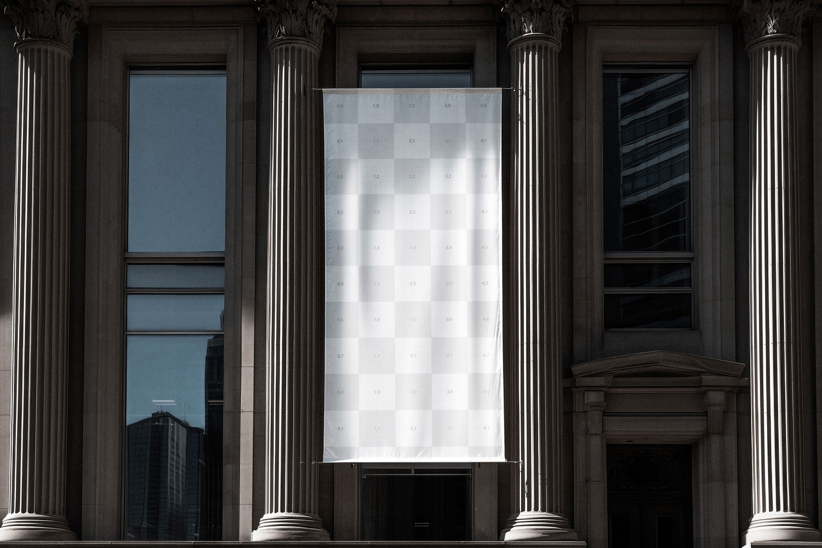 Free Outdoor Hanging Banner Mockup PSD Template