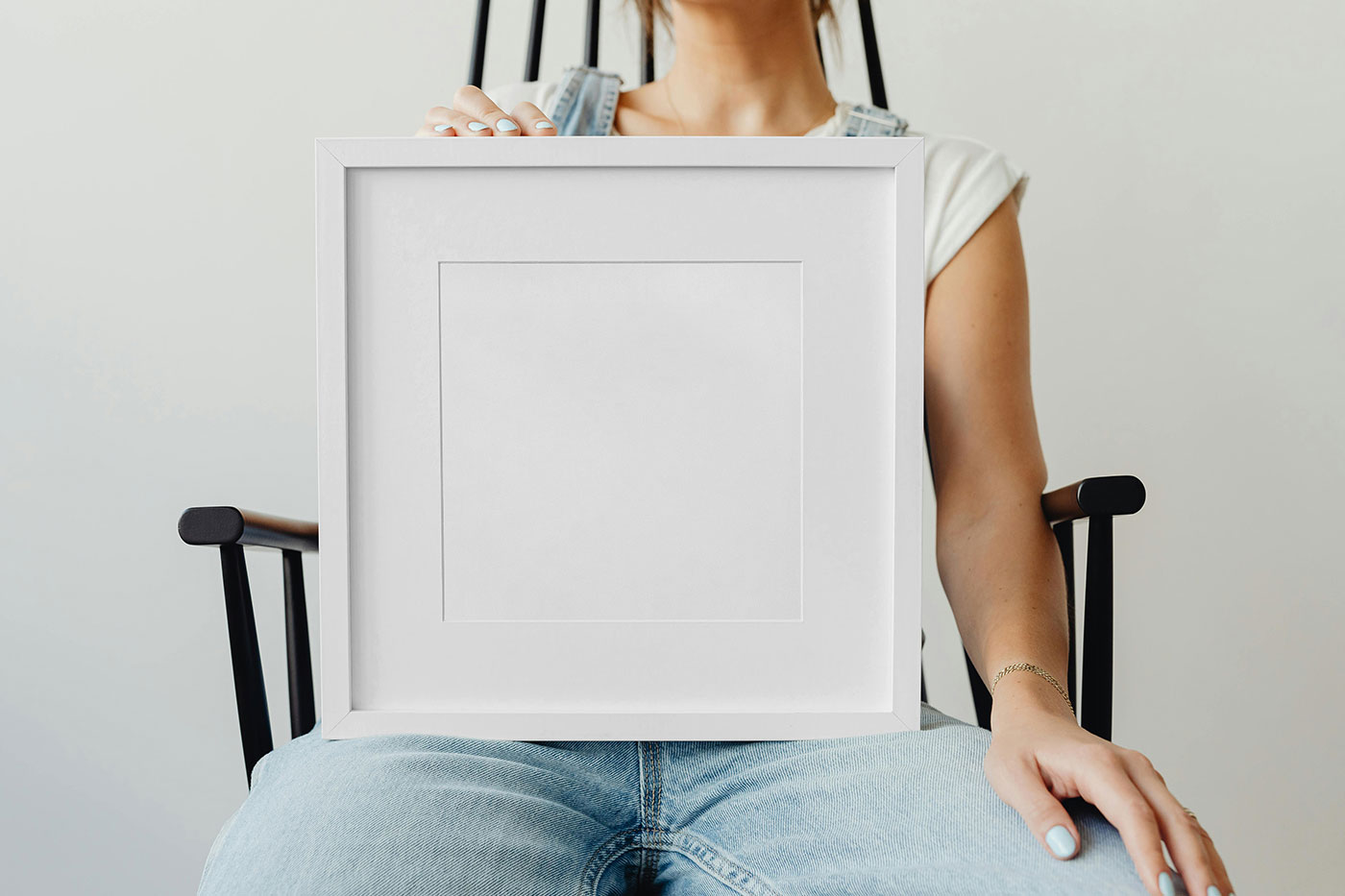 Free Picture Frame with Woman Mockup PSD Template