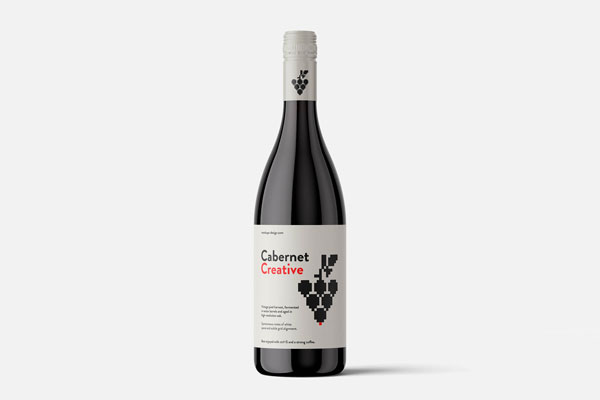 Free Wine Bottle with Screw Lid Mockup PSD Template