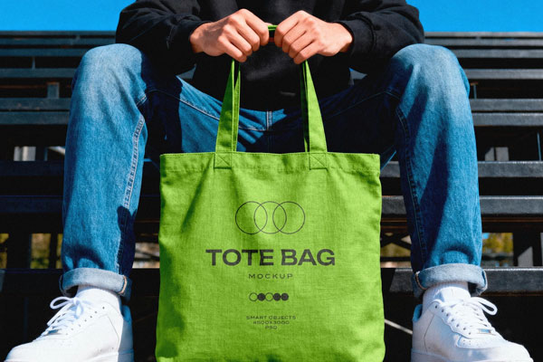 Free Canvas Tote Bag Mockup PSD Template