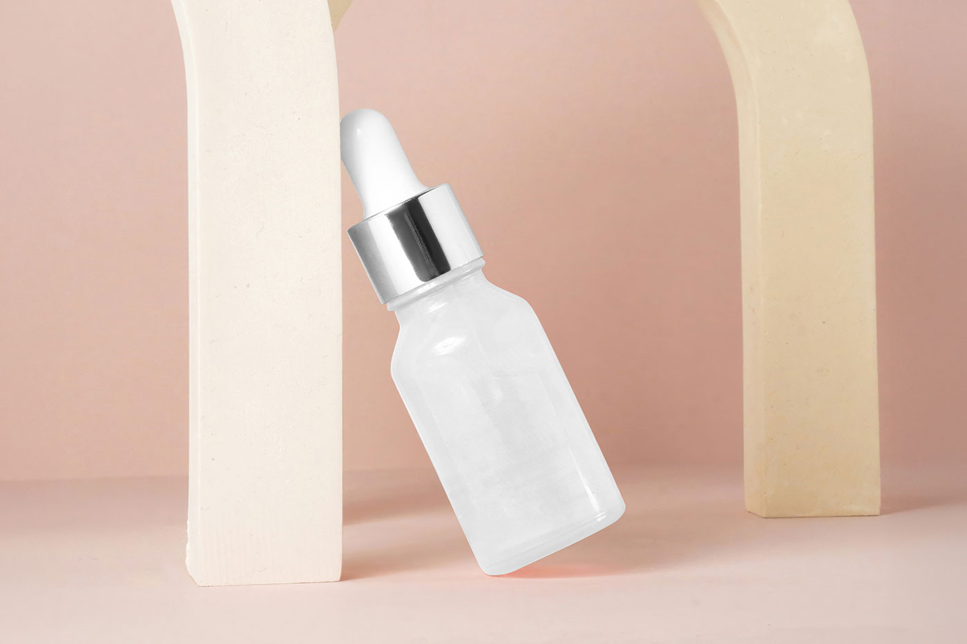 Free Dropper Bottle Mockup PSD Template
