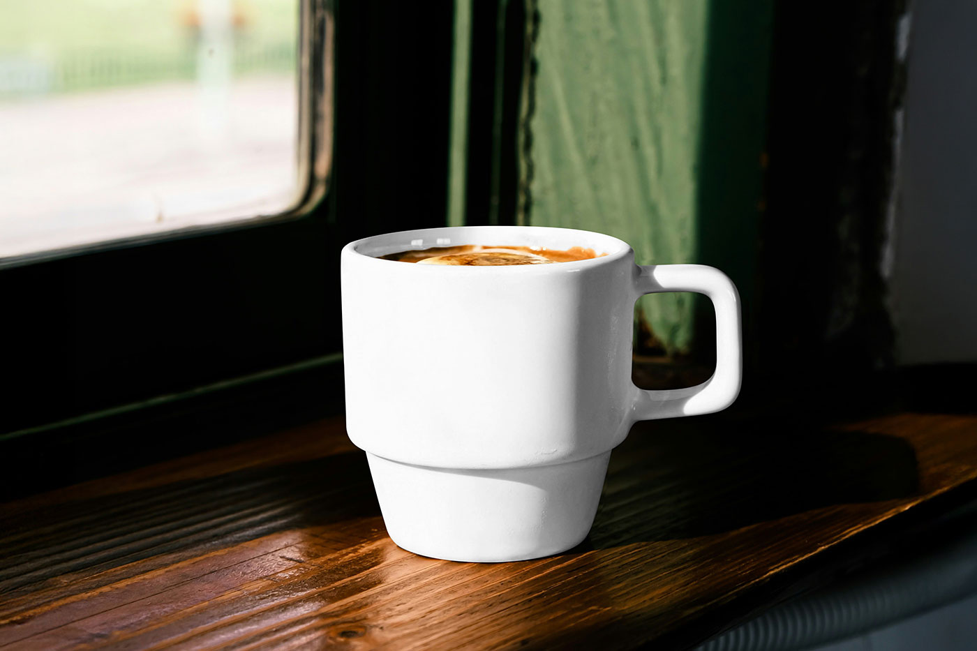 Free Retro Ceramic Mug Mockup PSD Template