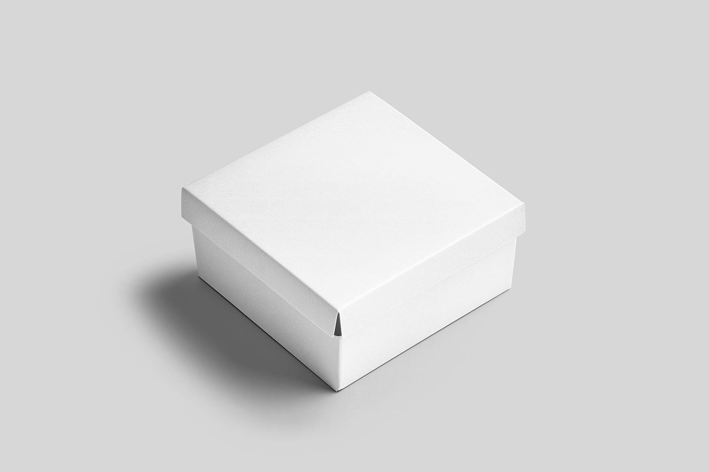 Free Square Box in Perspective Mockup PSD Template