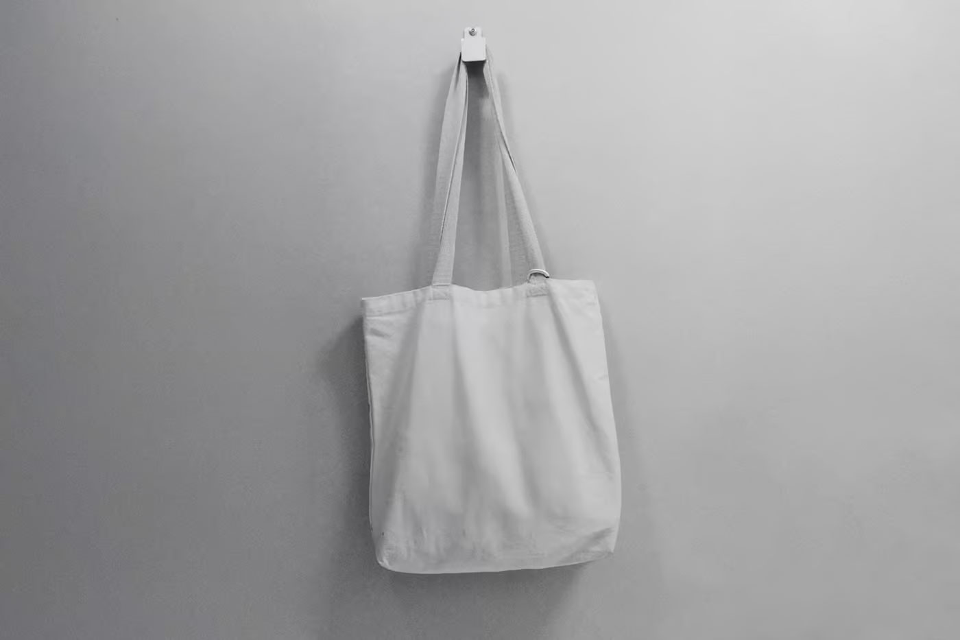 Free White Hanging Tote Bag Mockup PSD Template