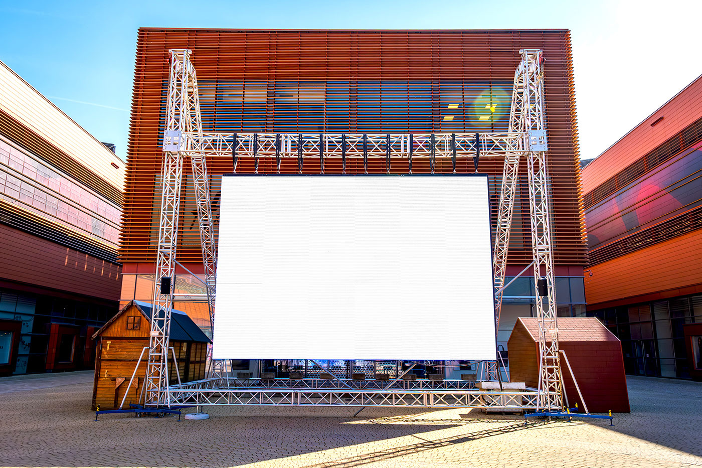 Free Big Outdoor Display Mockup PSD Template