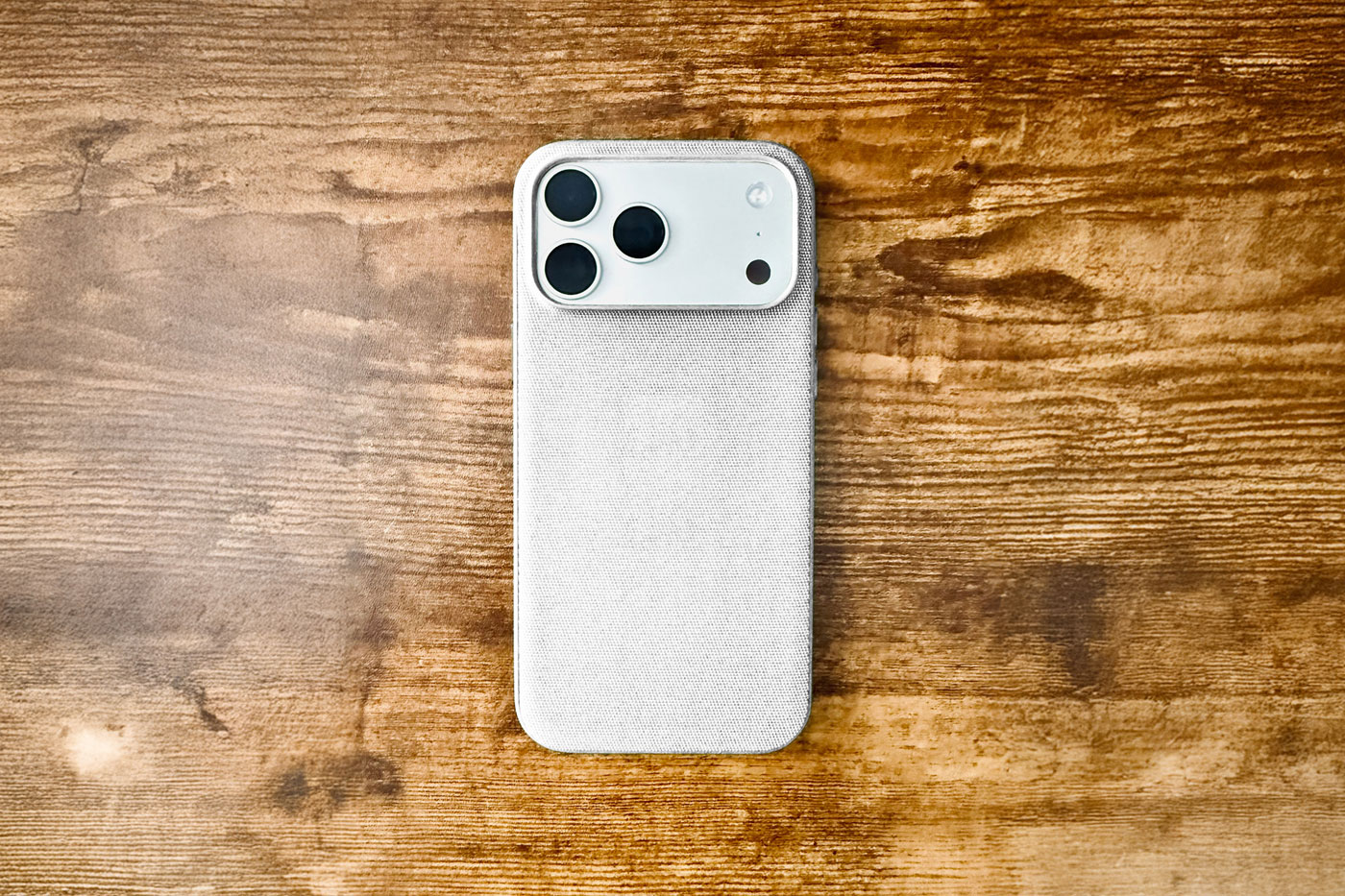 Free iPhone 17 Pro Cover Mockup PSD Template