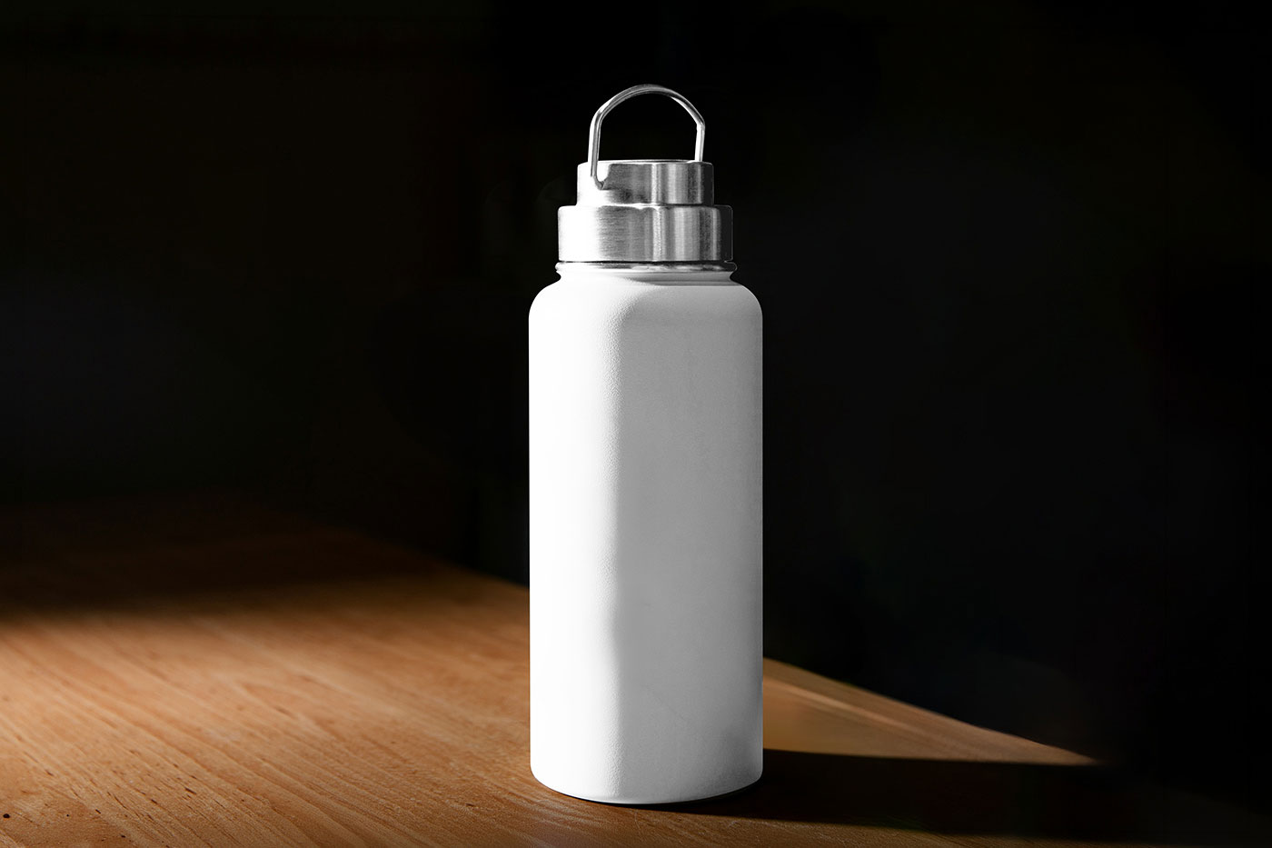Free Metal Thermos Bottle Mockup PSD Template