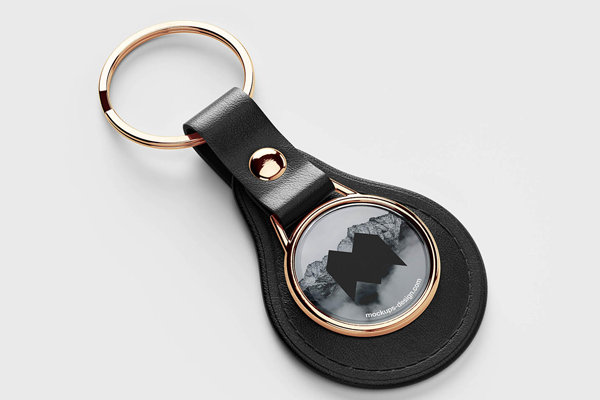 Free Round Leather Keychain Mockup PSD Template
