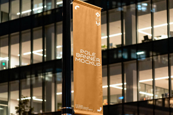 Free Street Pole Banner Mockup PSD Template