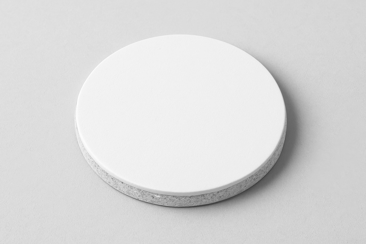 Free Round Thick Coaster Mockup PSD Template