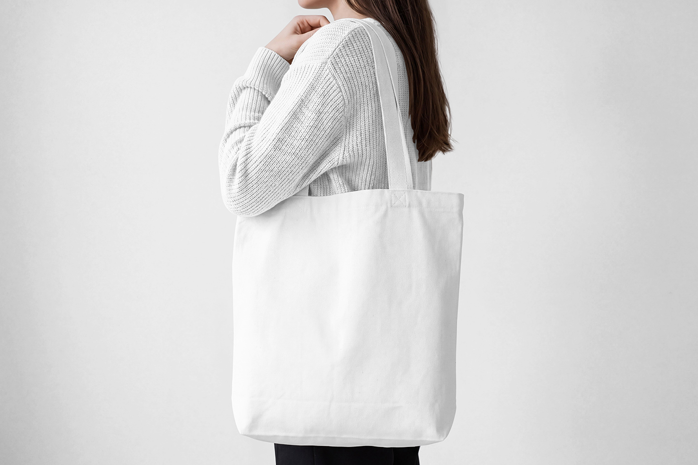 Free Tote Bag on Shoulder Mockup PSD Template